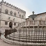 Charming With Brick Vaulted Ceilings Apartman *