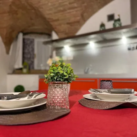 Charming With Brick Vaulted Ceilings Apartman Perugia